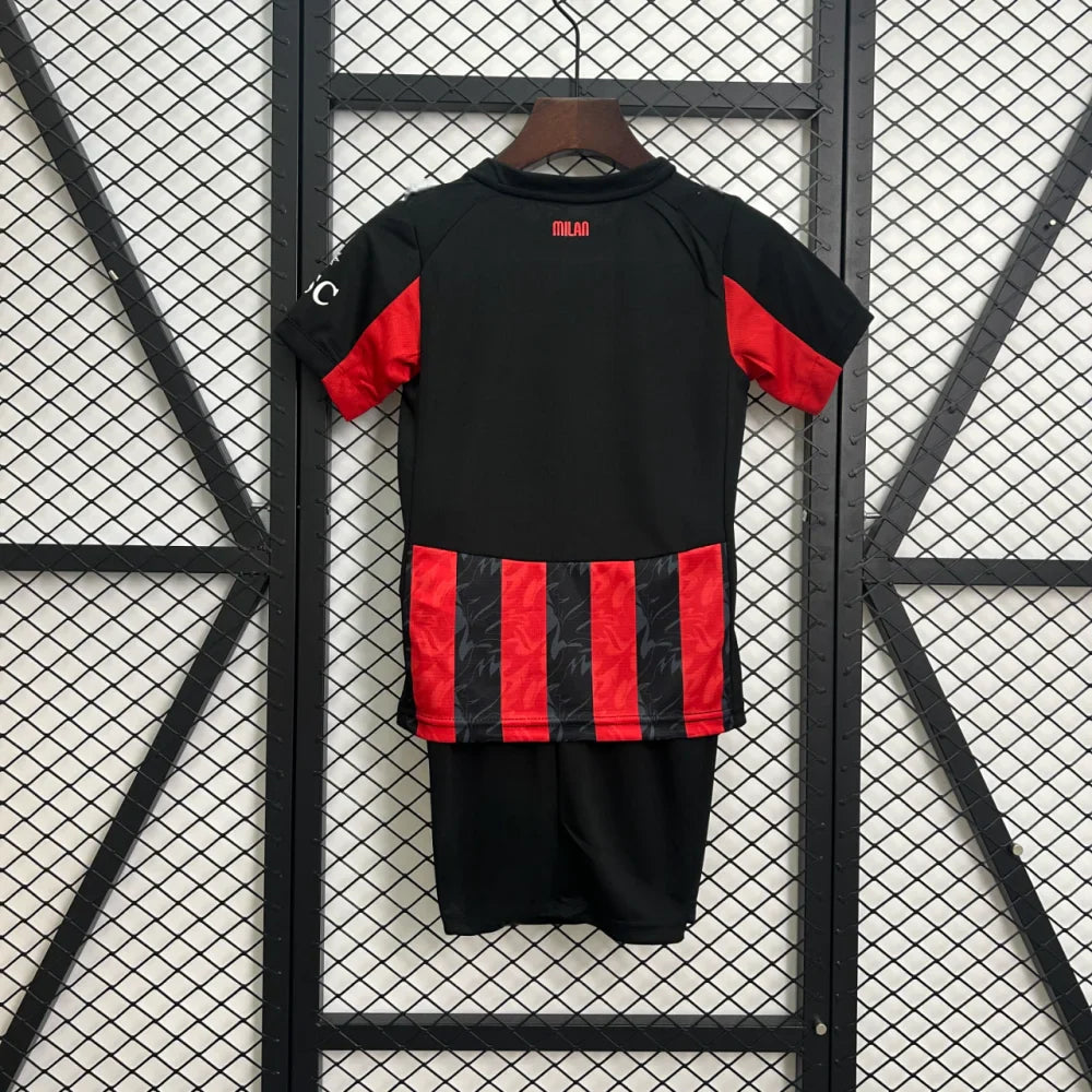 Equipación AC Milan 25-26, Local, Niño (ENTREGA EN 24-72 HORAS)
