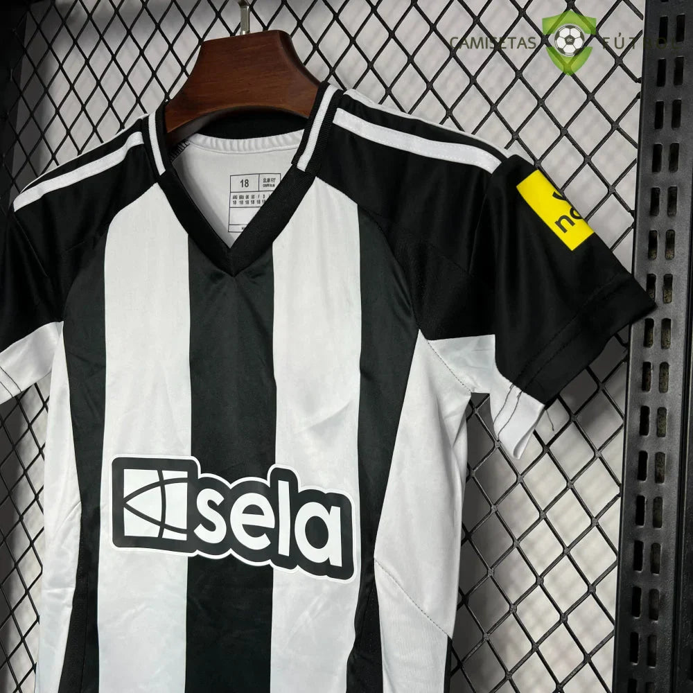 Equipación Newcastle 24-25, Local, Niño
