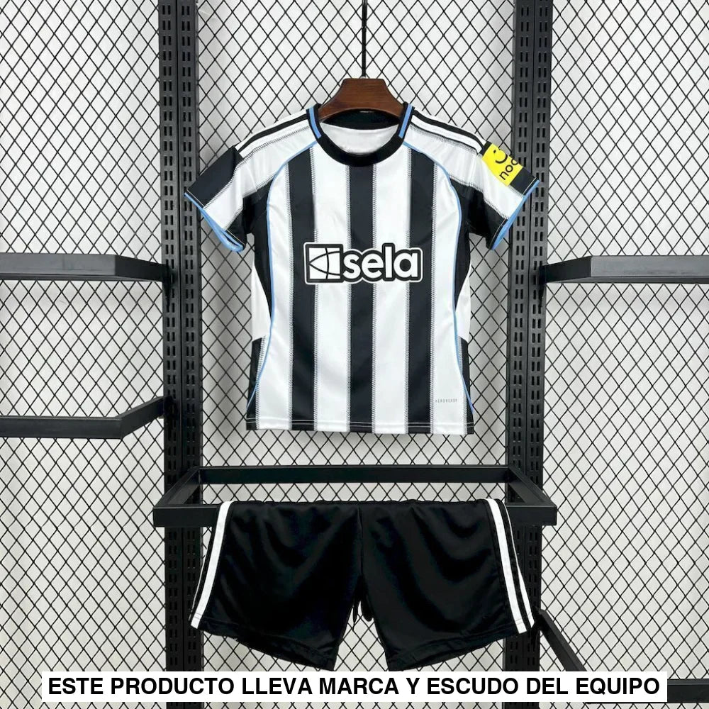 Equipación Newcastle 25-26, Local, Niño